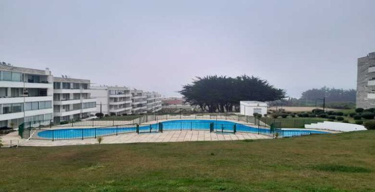 Departamento con 2 piscinas - Voy al Tabo